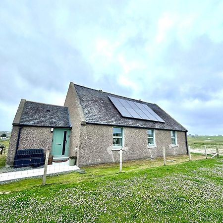 Modern Refurbished Church Nr Butt Of Lewis Beaches Port of Ness ภายนอก รูปภาพ